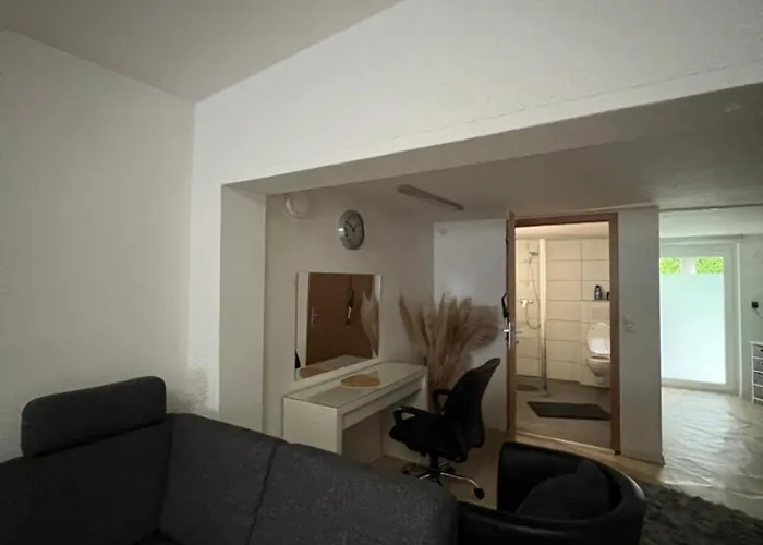 Gemütliches, Barrierefreies In Dortmund-brackel, Ruhige Lage, Nur 5 Minuten Zum Flughafen Apartamento