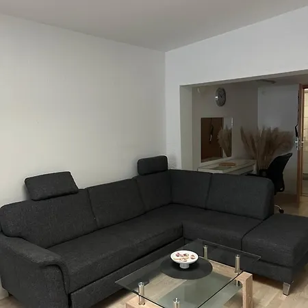 Gemuetliches, Barrierefreies In Dortmund-brackel, Ruhige Lage, Nur 5 Minuten Zum Flughafen Apartament