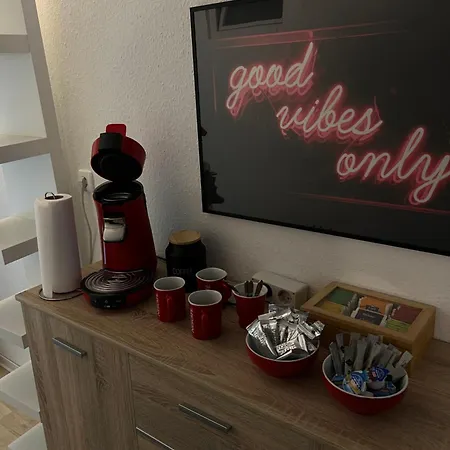 Gemuetliches, Barrierefreies In Dortmund-brackel, Ruhige Lage, Nur 5 Minuten Zum Flughafen Apartament *