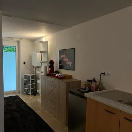 Apartament Gemuetliches, Barrierefreies In Dortmund-brackel, Ruhige Lage, Nur 5 Minuten Zum Flughafen Dortmund