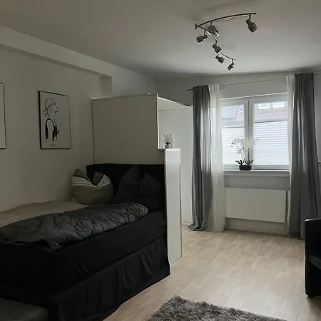 Gemuetliches, Barrierefreies In Dortmund-brackel, Ruhige Lage, Nur 5 Minuten Zum Flughafen *