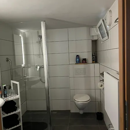 Gemuetliches, Barrierefreies In Dortmund-brackel, Ruhige Lage, Nur 5 Minuten Zum Flughafen Apartament Dortmund