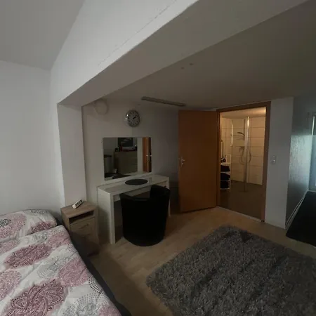 شقة Gemuetliches, Barrierefreies In Dortmund-brackel, Ruhige Lage, Nur 5 Minuten Zum Flughafen دورتموند