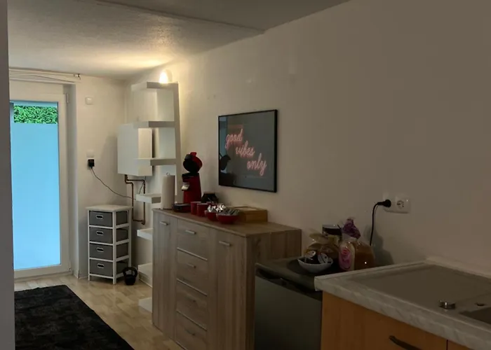 Apartman Gemuetliches, Barrierefreies In Dortmund-brackel, Ruhige Lage, Nur 5 Minuten Zum Flughafen Dortmund